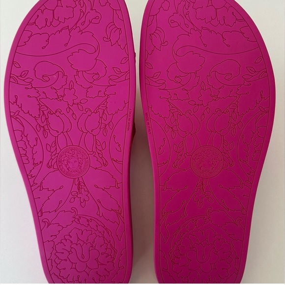 NWOT/NIB Versace pool slides in beautiful fuchsia color!  Come with box 💞 - Picture 2 of 5